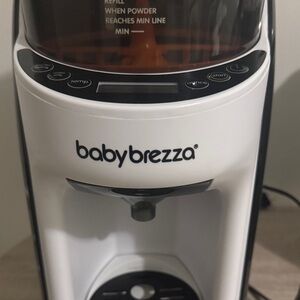 Baby Brezza White Formula Dispenser